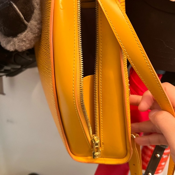 Louis Vuitton Mabillon 865698 Epi Leather Backpack - Picture 11 of 13